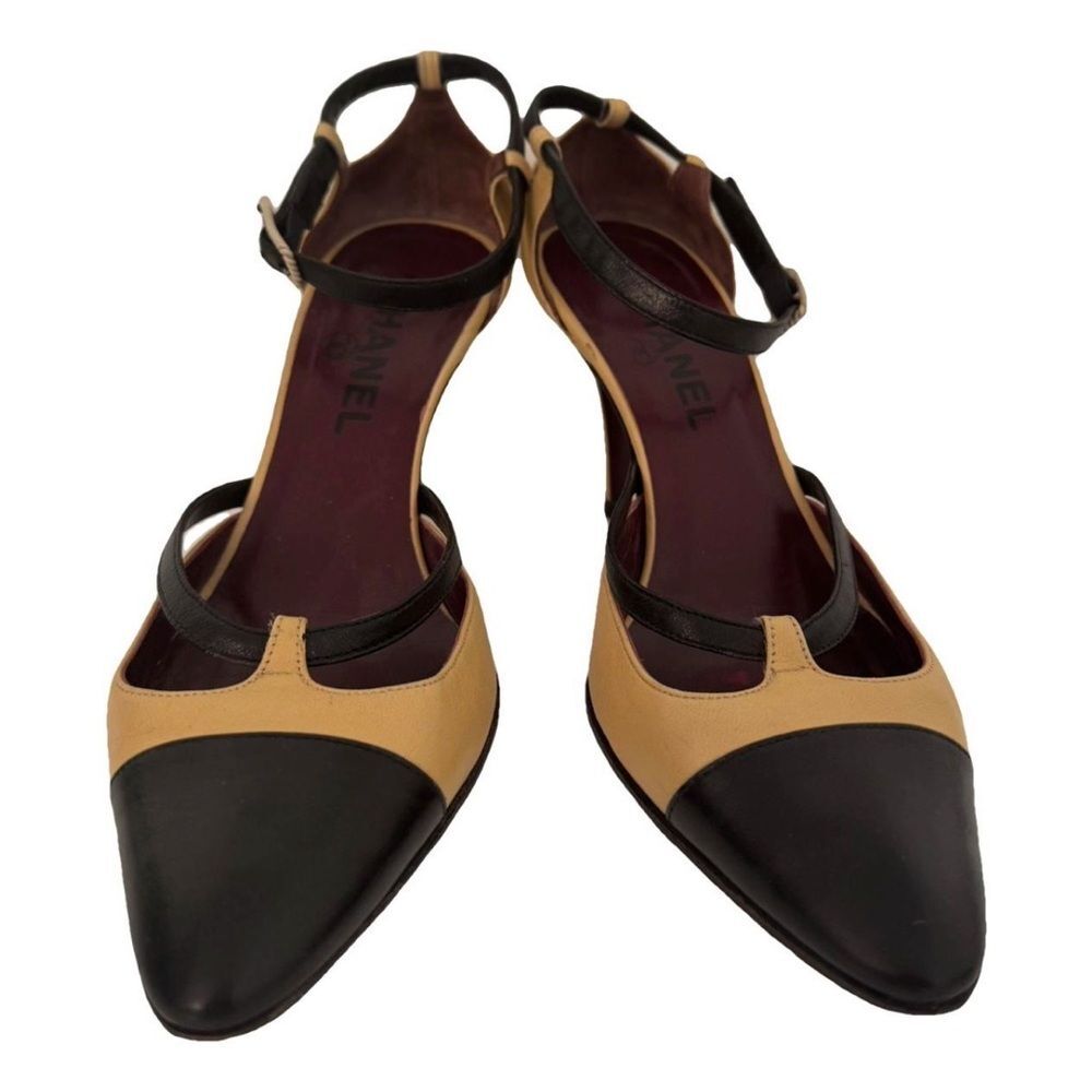 Chanel Beige & Black Captoe Vintage Y2K Mary Jane CC Buckle Pin Up Heels Pumps